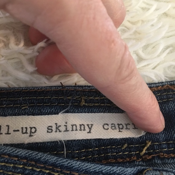 Dollhouse Roll-Up Skinny Capri Distressed Jean - Picture 5 of 6